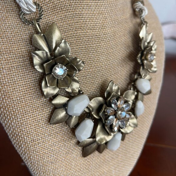 Gardenia Convertible Statement Necklace - Picture 5 of 16